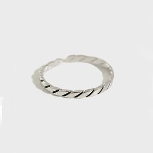 100% äkta 925 Sterling Silver Open Rings för kvinnliga par Tillbehör Ins Fashion Vintage Twist Design Geometric Thai Silver Jewelry Dropshipping YMR085