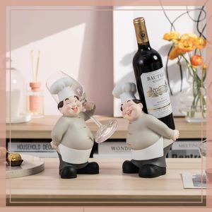 Decorações de Natal Chinês Criativo Chef Red Wine Rack Cup Holder Escultura Gabinete Bar Acessórios Home Decor Figurine Presentes 231205