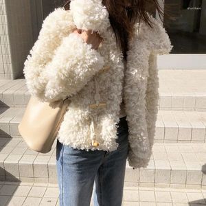 Women's Fur Winter Designer Wool Blend Short Jackets Women Thick Lambwool Coat Ladies Horn Buttons Cardigan White Turn-down Collar Overcoat
