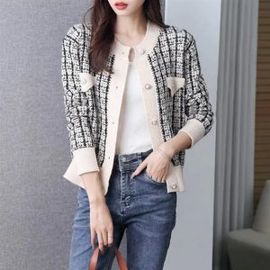 Women's Down Parkas franska stil svartvit tröja kappa höst temperament fashionabla office lady sticked dams topp 231205