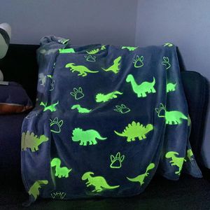 Blankets 1pc Glow In The Dark Plush Throw Blanket Soft And Cozy Flannel For Bed Sofa Office Birthday Thanksgiving Gift