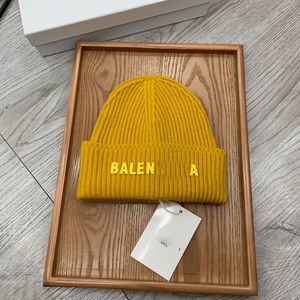 24 Style Classic Designer Autumn Winter Beanie Hats Män och kvinnor gåvor Fashion Märke brev universal stickad mössa skarv svart vit ull utomhus varma skallar