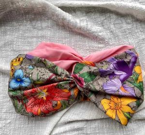 Opaski Projektant Silk Cross Elastic Women 2022 Summer Nowe marki Włochy Dziewczyny Red Golden Flower Floral Hair Passs Scarf Akcesoria Prezenty Yoga Headwraps Lcqu