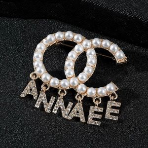 Luxuriöse Modedesigner-Namensmarke, hochwertige Brosche, vergoldet, Damen-Brosche, Kleidschmuck, Diamanten, Perlenbrosche, Paar, Hochzeit, Party-Schmuck