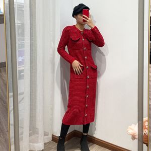 Rotes, schmal geschnittenes, langes Strickkleid von Self Portrait für das neue Jahr