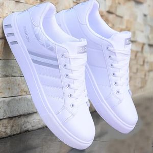 Sukienka buty męskie trampki swobodne buty sportowe dla mężczyzn lekkie skórzane oddychanie buty męskie płaskie białe buty tenis zapatillas hombre 231207