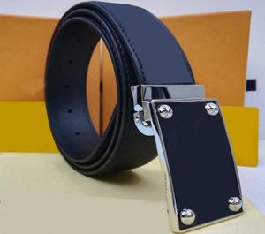 Mens Luxurys Designers Belts for Men Brandsベルトファッションウエストバンドヨーロッパアメリカ合衆国MEN039SレザーエンボスベルトBO2626926