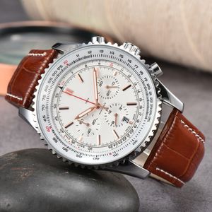 Lüks Tasarımcı Erkekler Navitimer Montre Dayanıklılık Pro Avenger Erkekler İzler Yüksek Kalite Reloj 44mm Kauçuk Kayış Kronograf 1884 KULLANICILAR KULLANAR Silikon