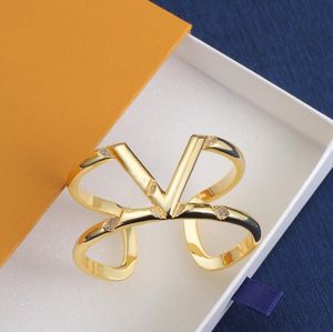 18K Altın ve Gümüş Büyüleyici Elmas Bilezikler Moda Metal Mektup Bilezik Lady Designer Mücevher Bangle için Lucky Bangles Kadın Marka Bilezik Hediye Kutusu ile