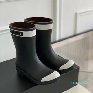 França Designer Botas de Chuva para Mulheres Sola de Borracha Clássica À Prova D 'Água Ao Ar Livre Sapato Casual Luxurys Senhoras Rosa Meninas Deslizamento Sapatos de Lazer com Saco de Poeira