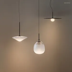 Kolye lambalar LED Işıklar Tasarımcı Postmodern Cam Asma Lamba Yemek Odası Yatak Odası Nordic Bar Dekor Ev Mutfak Armatürleri