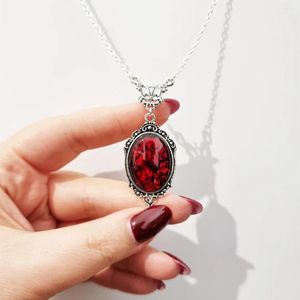 Collane con ciondolo Collana in cristallo di quarzo rosso retrò con gioielli di moda farfalla placcata in argento