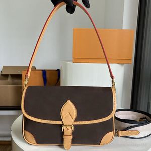 Desconto promocional designer bolsas femininas totes bolsas de moda de luxo sacos de ombro bolsa de alta qualidade com padrões flores letras