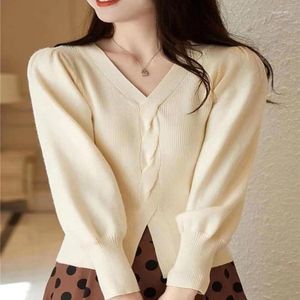 Women's Blouses Red Ladies Sweaters V-neck Knitted Top For Women Pullover Trend Korean Luxury Knitwear Collection Jumper Vintage In