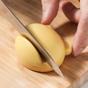 Mini apontador de faca dos desenhos animados sapo bonito afiar pedra gadgets cozinha facas acessórios afiar e reparar facas de cozinha mhy001