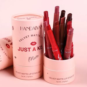 Lápis labiais 8 cores Velvet Matte Stick Set Apenas um Beijo Batom Long Lating À Prova D 'Água Antiaderente Cup Lipgloss Red Lips Liner Maquiagem 231207