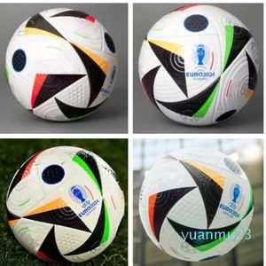 Ny toppkvalitet Cup Size Soccer Ball Uniforia Finale Final Size Balls Granules Slip Resistent Football