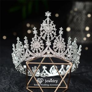 Akcesoria do włosów do włosów CC Tiara Tiara Fairband Akcesorium zaręczynowe dla kobiet duże korony Wysokiej jakości luksusowa biżuteria Królowa Hairwear HG1269 231207