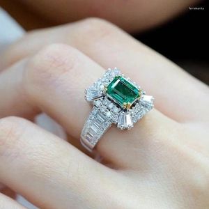Küme Yüzük Toptan Gümüş Renk Kadınlar İçin Gümüş Renk Lüks Yeşil Kübik Zirkonya Geometri Yüzüğü Düğün Mücevher Hediye Damla