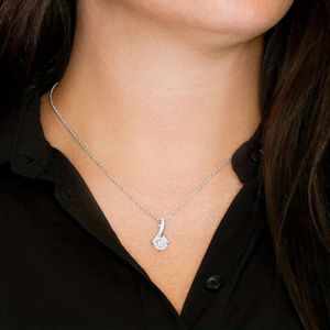 Creative Elegant Trendry Classic Pendant Halsband med boxkortdekorativa tillbehör semestergåva till pojkväns mamma