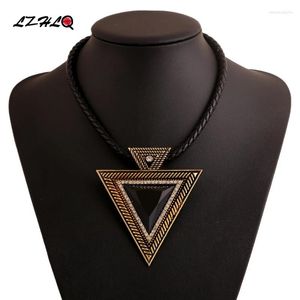 Kolye Kolyeler LZHLQ Üçgen Modaya Gizli Kadınlar Ham Halat Zinciri Geometrik Metal Oymak Rhinestone Kaplama Punk Takı