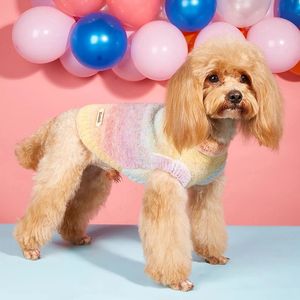 Ubrania dla psów modne szczeniaki puszyste swetry dla małych psów różowy luksusowy pullover medium pies girl genteck jesienna zimowa dzianina sweter z polaru 231206
