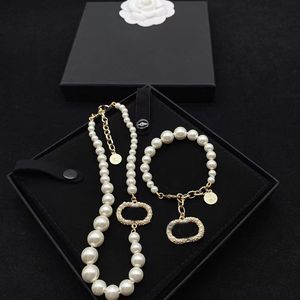Designer-Schmuck-Sets, elegantes Perlen-Halsketten-Armband-Set mit Original-Box, Damen-Charm mit Stempel für Mädchen, Frauen, Party