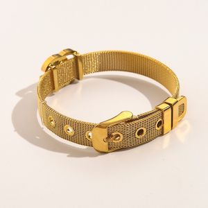 skruvarmband designer armband för kvinnor lyxklöver armband charm tillbehör diamant kvinna tunna armband 18k guld pläterad armband smycken parti gåva inte blekna