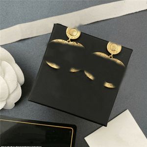 Fashion Gold Earring Designer Letters Stud Earrings Woman Luxury Clip Eardrop Round Geometric Gold Plated Silver Jewelry Wedding Party Gifts