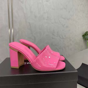 Tasarımcı Kadın Sandalet Yüksek Topuklu Kauçuk Slayt Sandalet Platform Terlik Kalın 7,5 cm Topuk Yükseklik Ayakkabı Yaz Kemer Çerçevesi Boyutu 35-41