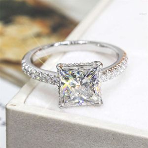 Lyxigt fina smycken Princess Cut 3CT def VVS White Moissanite 9K 14K 18K Solitaire Diamond Engagement Wedding Gold Ring