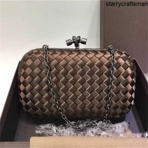 Minaudiere Clutch Torby Designer BottegavveTa Torby 2024 Nowa wstążka tkana damska torba Modna tkanina Mała kwadratowa torba ręczna torba obiadowa HBEZ