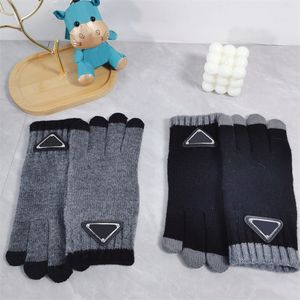 Moda p luva das mulheres dos homens luvas de designer luvas de lã de luxo preto cinza triângulo split dedo luvas inverno quente guantes marca gants