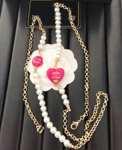 Designer halsband Saturn Heart Necklace Pearl Choker Halsband Designer Kvinnor Luxury Smyckekedjan Halsband