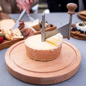 チーズツール木製ディスクチーズスライサーマニュアルロータリーチーズスクレーパーキッチンベーキングチョコレートチップスクレーパーキッチンガジェットアクセサリー231206