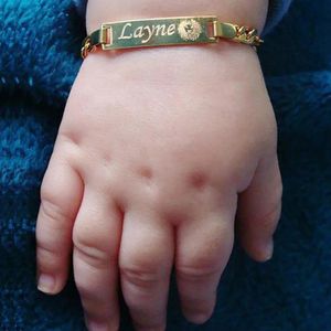 Charm-Armbänder Personalisieren Sie das Baby-Namensarmband mit Figaro-Kette, glattes Armreif-Glied, goldfarben, kein Verblassen, sicherer Schmuck, 12 cm bis 15 cm, 231207