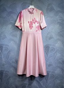 2024 Spring Pure Kolor Hafdery Hafted Dressed Pink Short Rleeve Stojak na kolanowe sukienki T3N291509