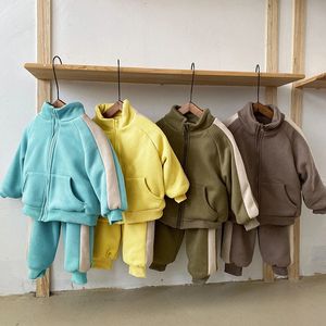 Clothing Sets Korean Children s Fleece Suit Clothes Set for Boys Baby Girls Autumn Winter Warm Zipper Sweater Cardigan Jacket Pants Sportwear 231207