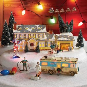 Jasno oświetlone dekoracje Budynek Bożego Narodzenia Święty Mikołaj Claus House Village Holiday Garage Dekoracja Griswold Villa Home Desktop Figurines AU11