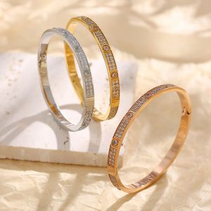 Luxury Full Diamond Armband 3 rader Kvinnor Män Par Armband Manschett Bangles modeskruv smycken för älskare