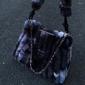 Kvällspåsar MBTI Tie-Dye Womens Tote Bag Athletic Plush Chain Autumn and Winter Shopper axel fluffig stor kapacitet damer handväska