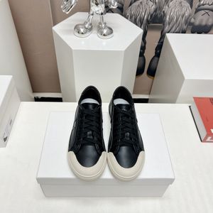 Höst/vinter 2024 Ny lyxdesign Kvinnor Lace-up Round Head Lace-up Casual Shoes Iconic Triomphe Mönster