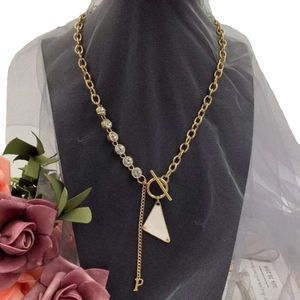 Beloved Triangle Enamel Necklace Women Sier Clover Necklaces Designer Jewelry Ice Out Chain Gold Chains Channel Chrome Men Pendant Set