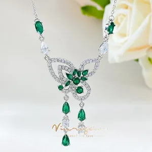 Hängen Vinregem Butterfly Emerald High Carbon Diamond Gemsten Pendant Halsband för kvinnor 925 Sterling Silver Jewelry