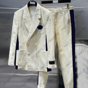 24SS дизайнерские мужские костюмы Пиджаки Роскошная одежда для отдыха в западном стиле Пальто с буквенным принтом Леди Пальто для сотрудничества Slim Fit повседневный костюм в полоску с лентой