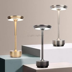 Dekoratif Nesneler Figürinler Metal LED dokunmatik masa lambası taşınabilir kablosuz başucu ışık claeted şarj edilebilir İskandinav LED lamba sehpa dekorasyonu 231207