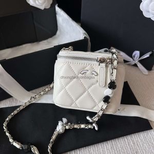 Designer Crossbody Channell Bag 11x9x8cm axelväskor Slingväska Satchel -väskor för kvinnokedja med hjärtformad hänge och bollsminkpåsar Luxurys handväskor