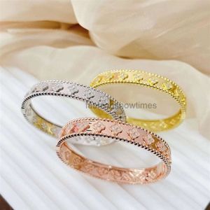 Designervan Four-Leaf Clover Armband Designer Armband 18K Gold Plated Fashion Style Full Diamond Classic Designer Jewelry Kaleidoscope Bangle for Women Gift