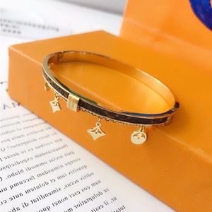 New Style Bracelets Women Bangle Designer Letter Jewelry Faux Leather 18K Gold Plated Stainless steel Wristband Cuff Fashion Jewelry Ac Jcei