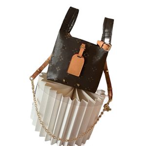 24SS Top-Designer-Tasche, klassische Handtasche, zwei Größen, neue Schulter-Umhängetasche, Damen-Handtasche, Umhängetasche, Luxus-Tragetasche, modisches Einkaufen, mehrfarbige Handtasche, Umhängetasche